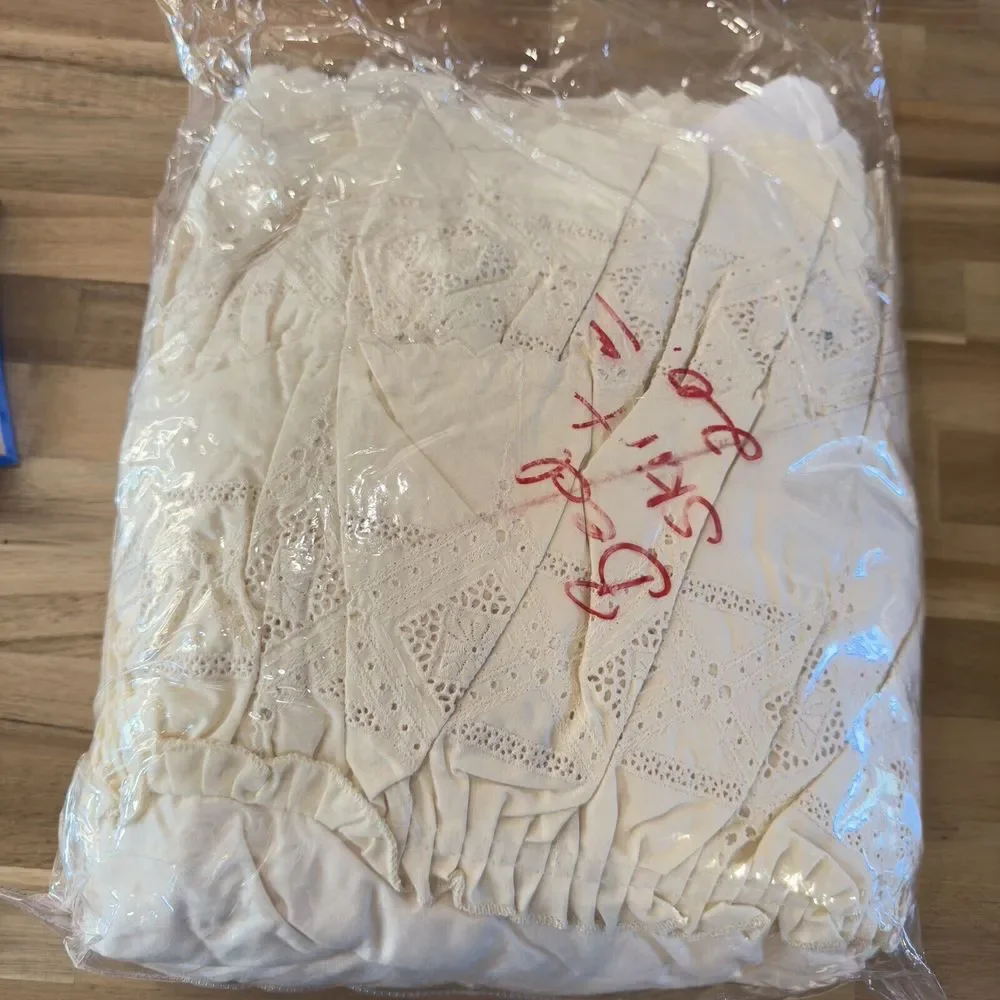Court Of Versailles Cannon Royal KING‎ Ivory Embroidered Bed Skirt NOS